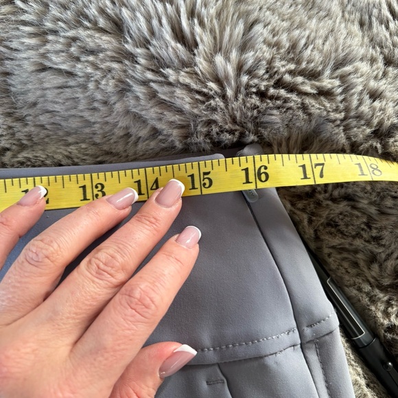 Athleta Stellar Wide Crop Size 12 Gray Pants Straight Wide Travel Comfy Career - Picture 9 of 9